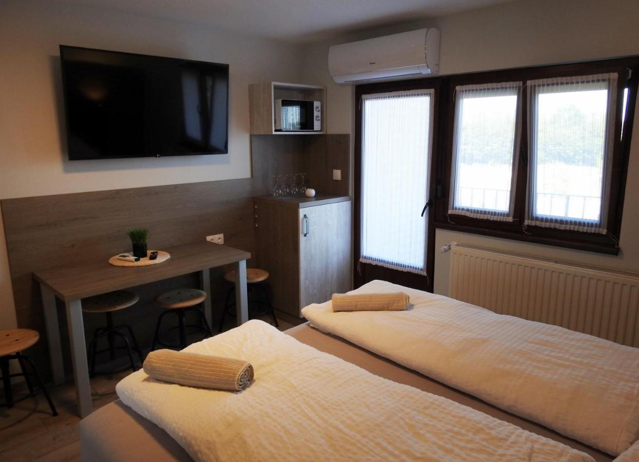 Kukorica Csarda Apartman 2 Balatonujlak Exteriér fotografie
